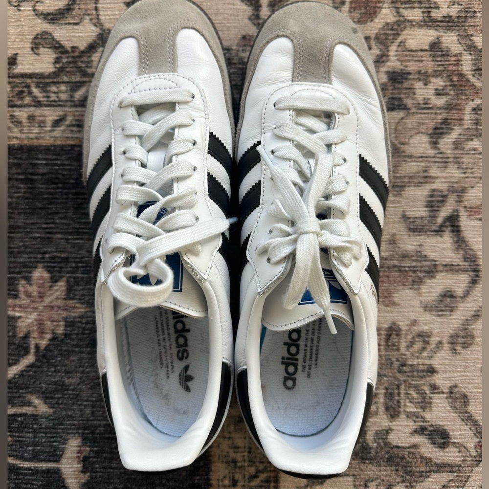 Adidas SAMBAS tennis shoes
